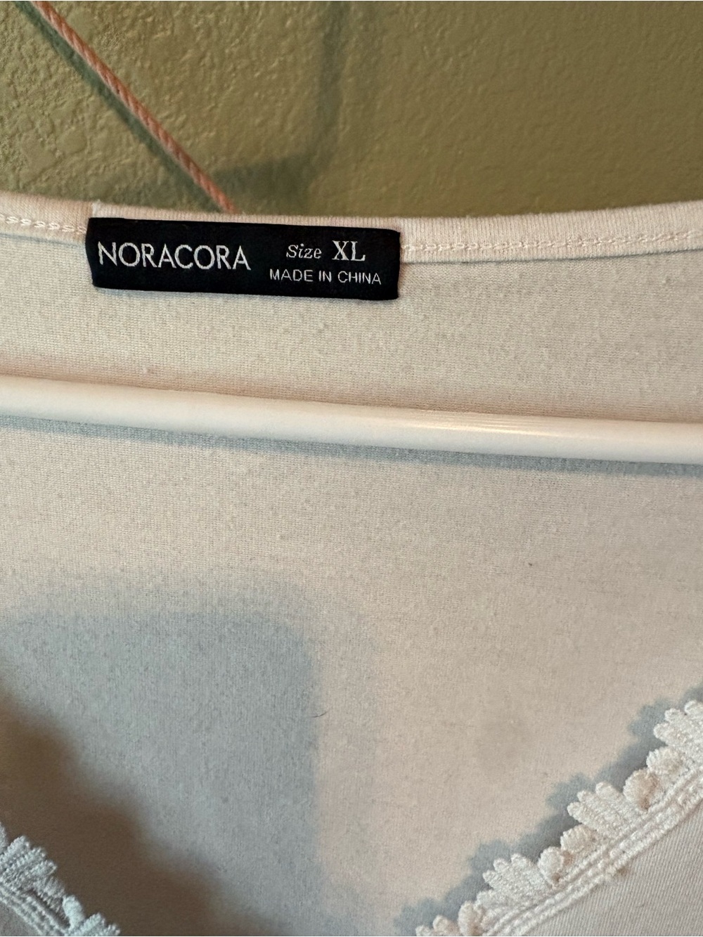 Colorblock V-Neck Short Sleeve Top - Cream Tan Brown - Picture 3 of 3